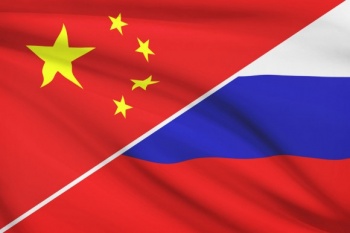 флаги России и Китая
